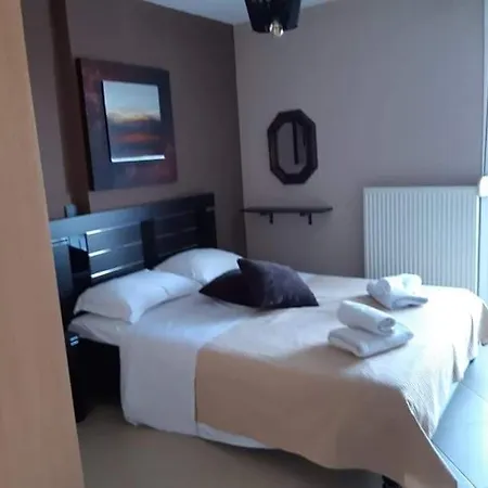 Eclectic Apartment, Free Parking